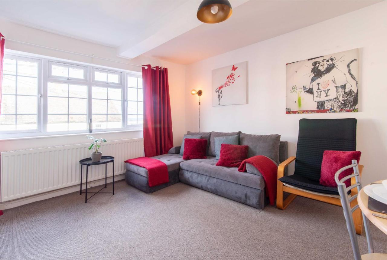 Stylish & Central 2 Bedroom Apartment - Fast Wifi Castle Donington Buitenkant foto
